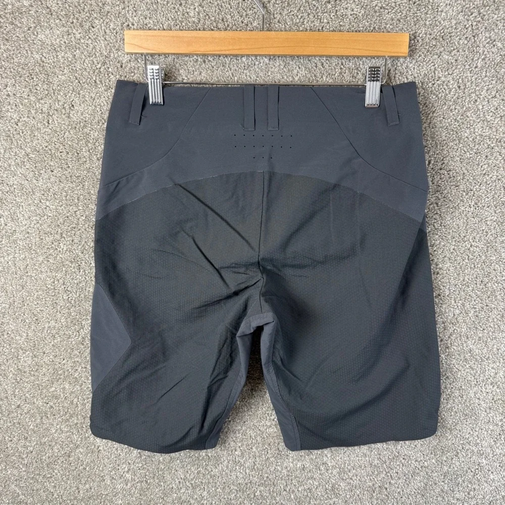 The North Face Mens Gray Technical Hiking Shorts Size 30 Zip Cargo‎ Pocket